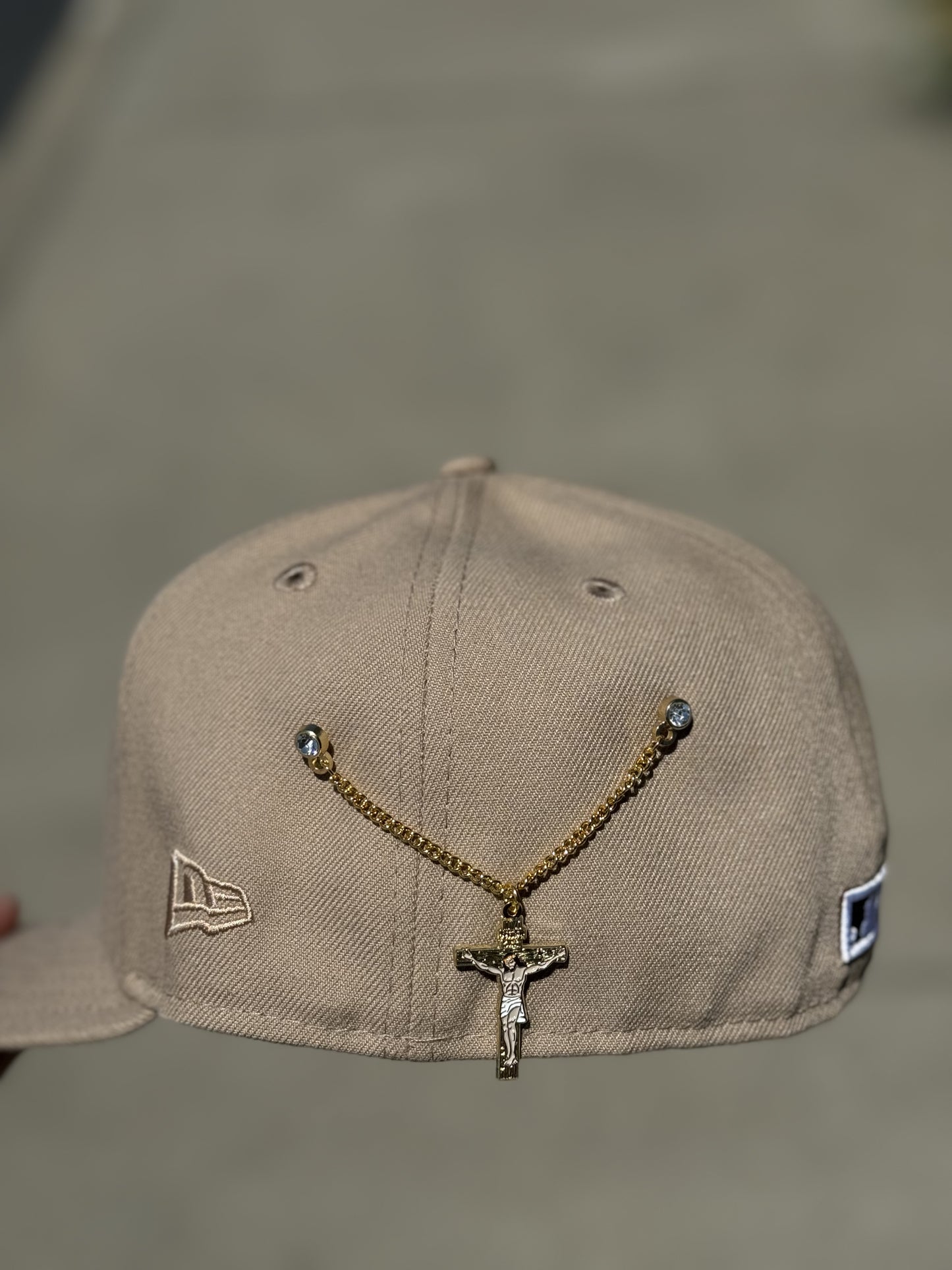 Jesus Chain Cap Pin